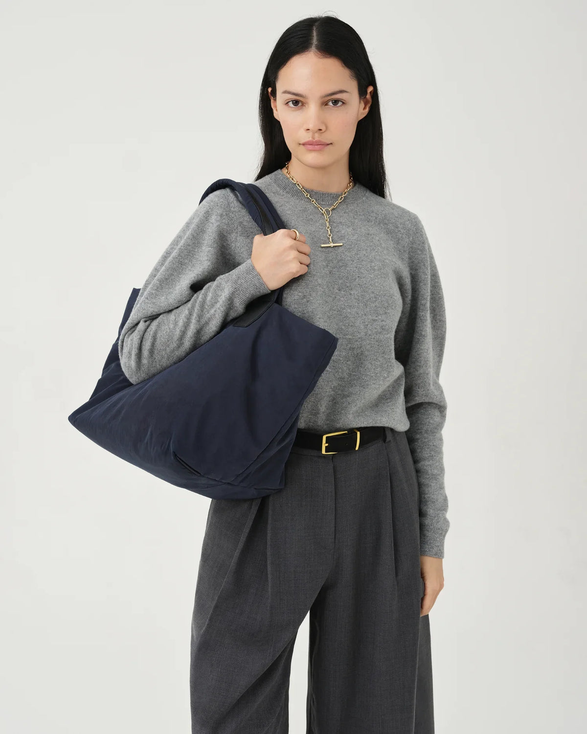 Essence Tote Medium Midnight Trench