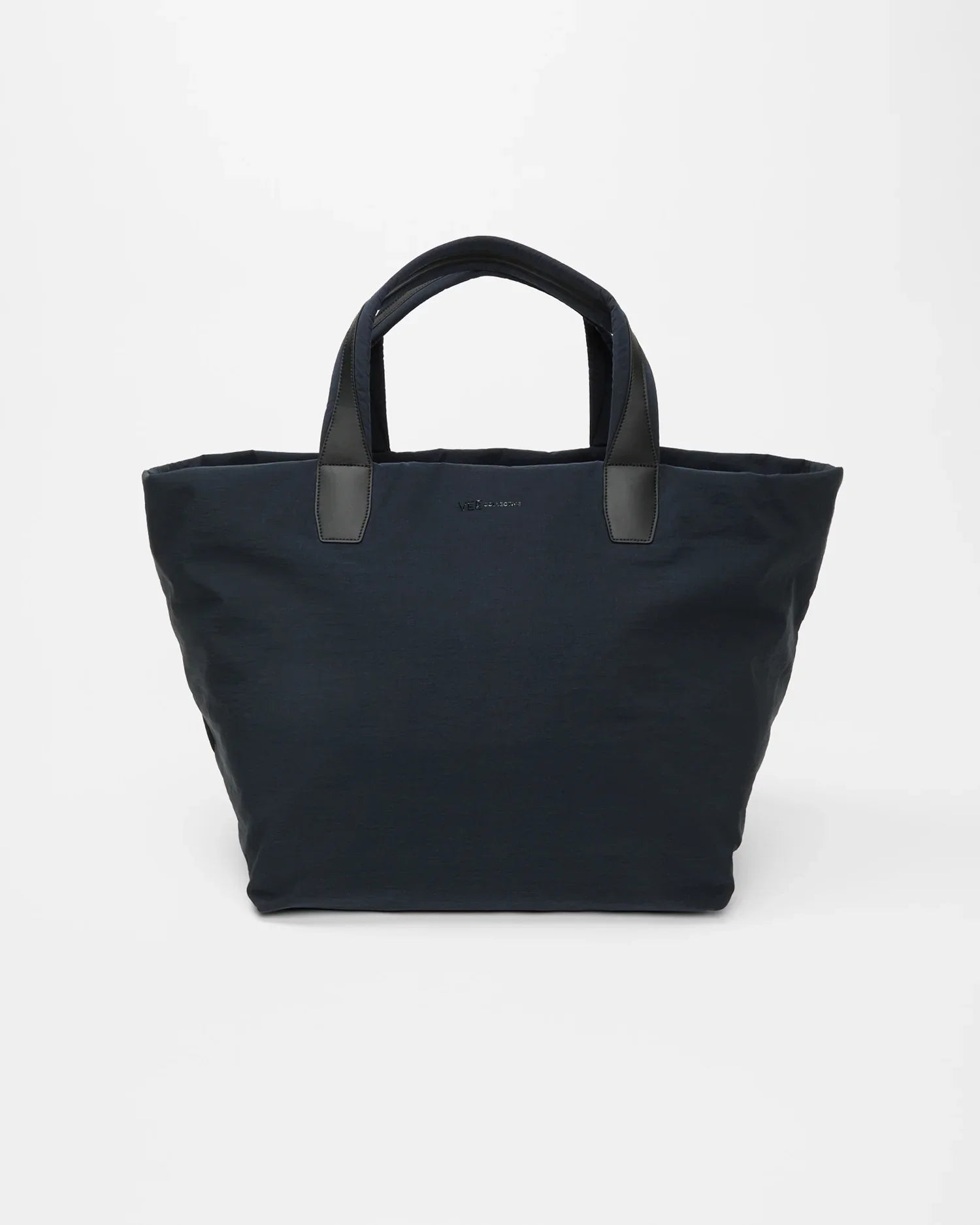 Essence Weekender Midnight Trench