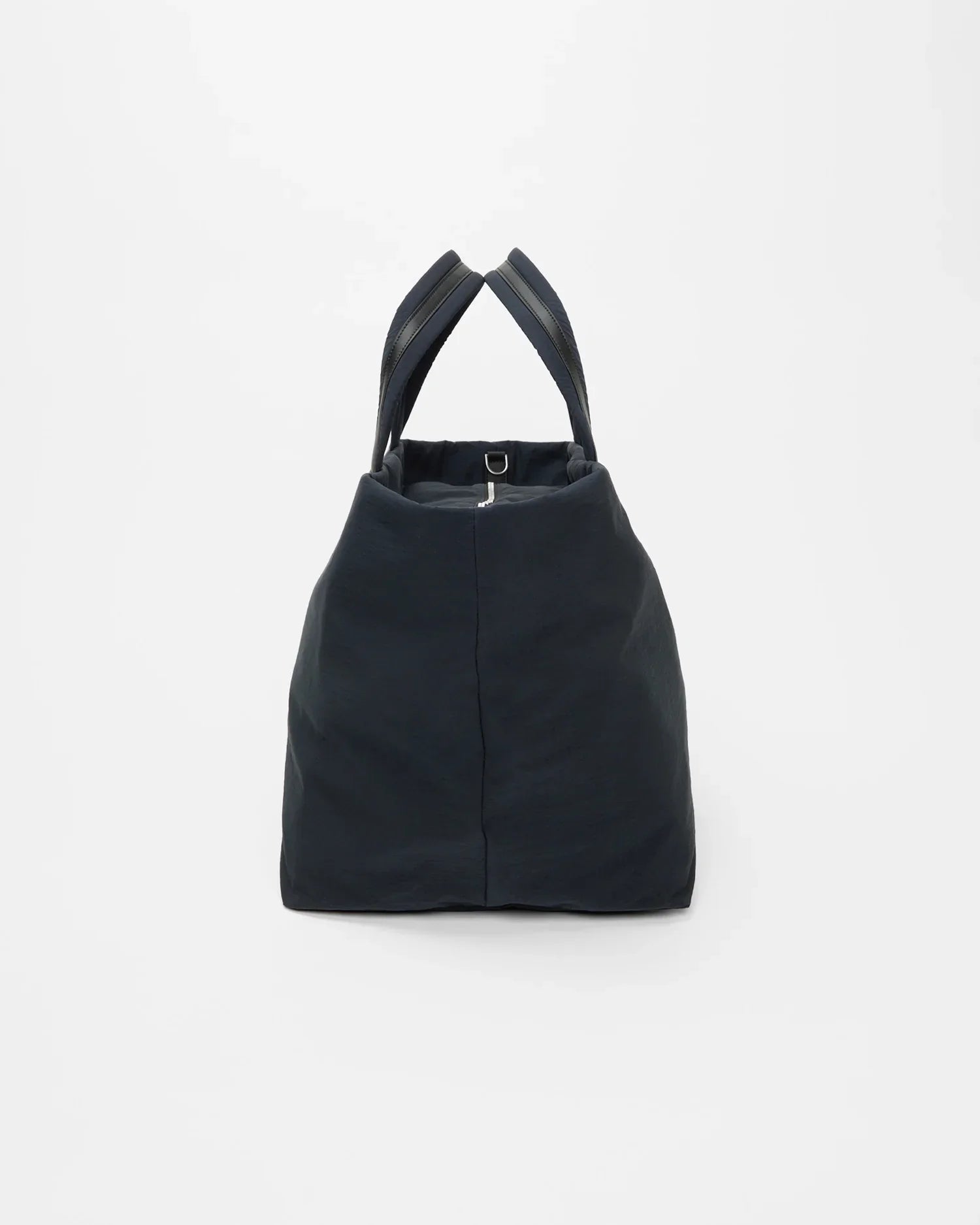 Essence Weekender Midnight Trench