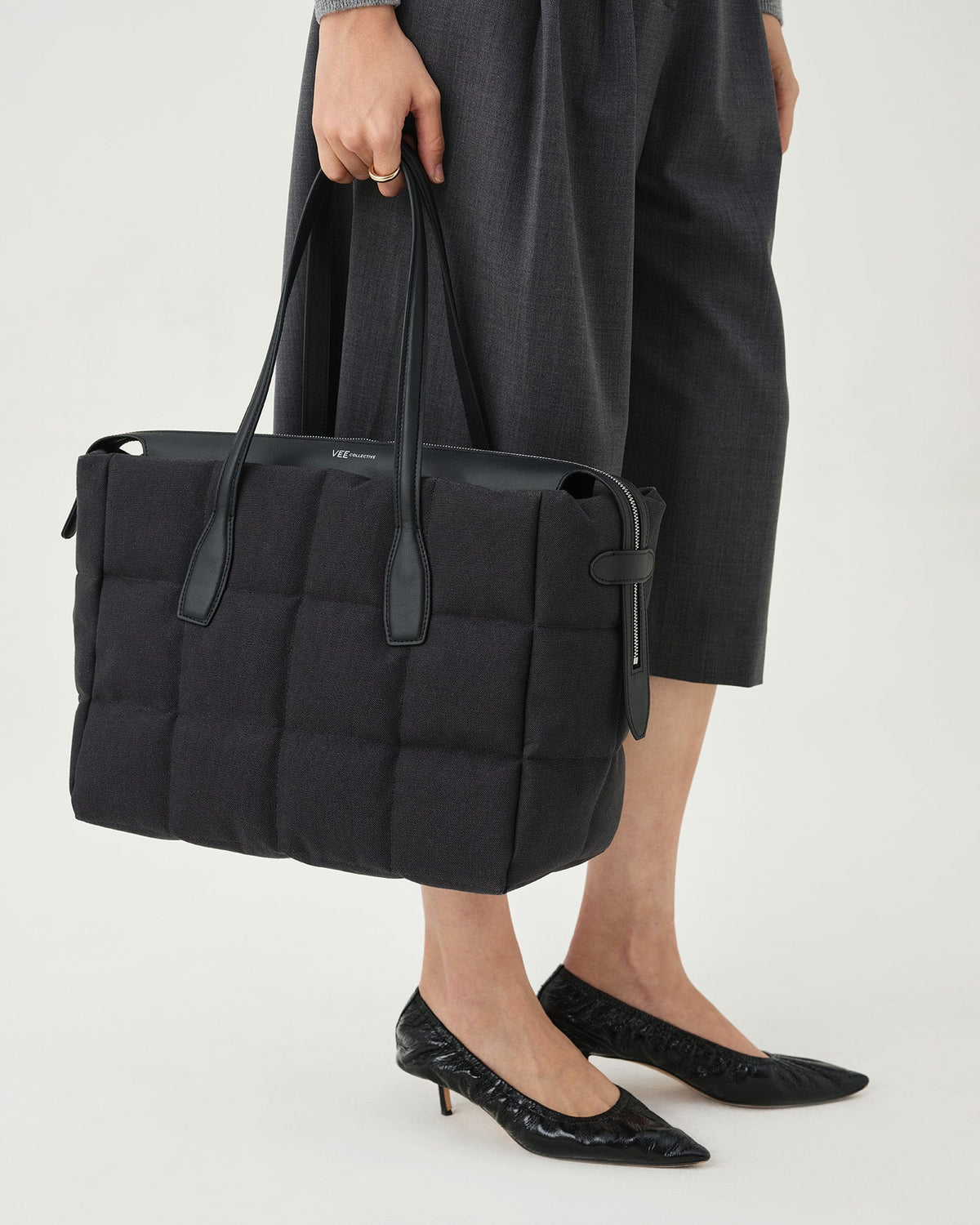 Tela Tote Medium Black Canvas