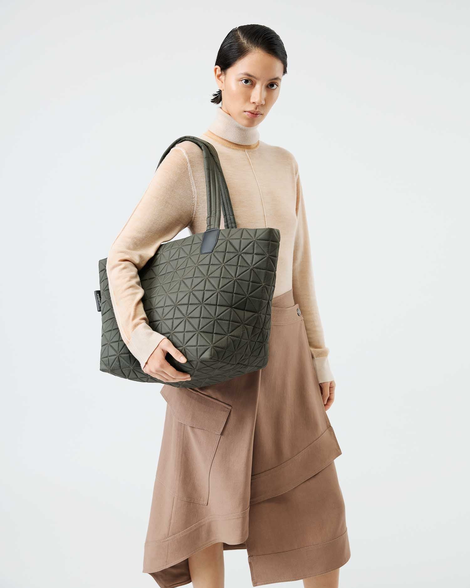 Vee Tote Medium Olive