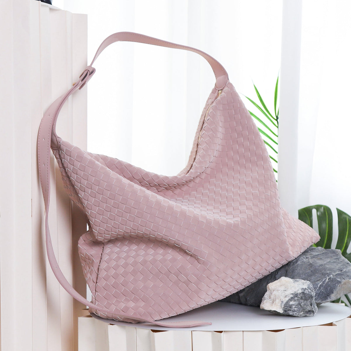 Angel Kiss vintage woven bag women's tote bag