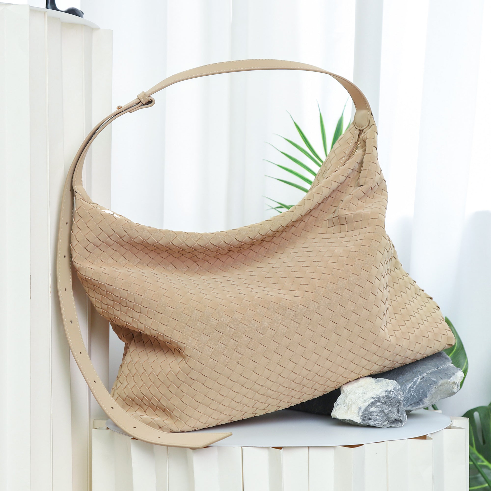 Angel Kiss vintage woven bag women's tote bag