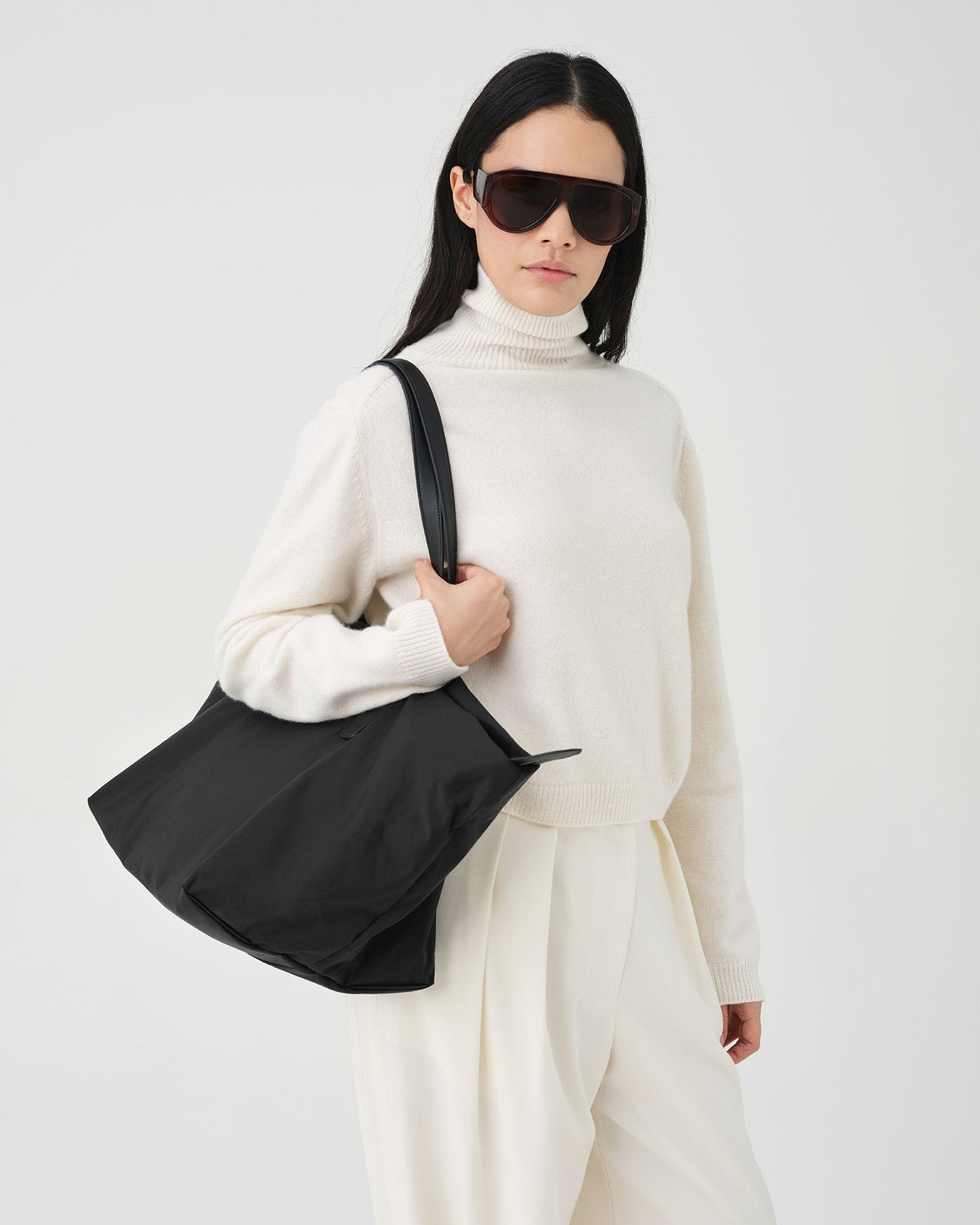 Essence City Tote Large Black Trench