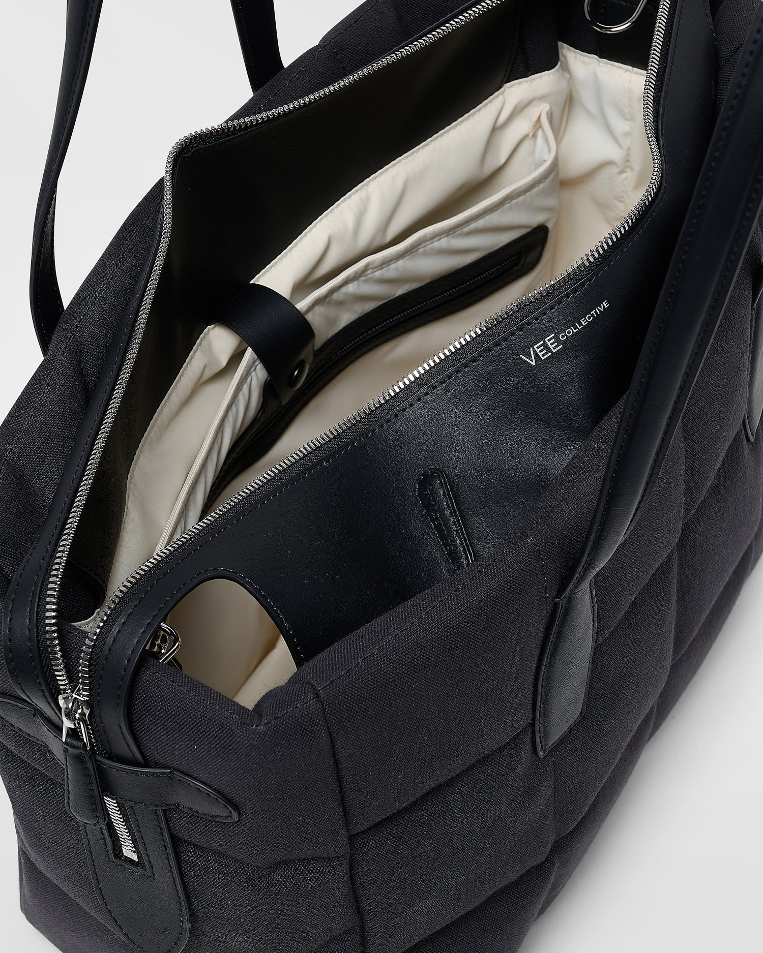Tela Tote Medium Black Canvas