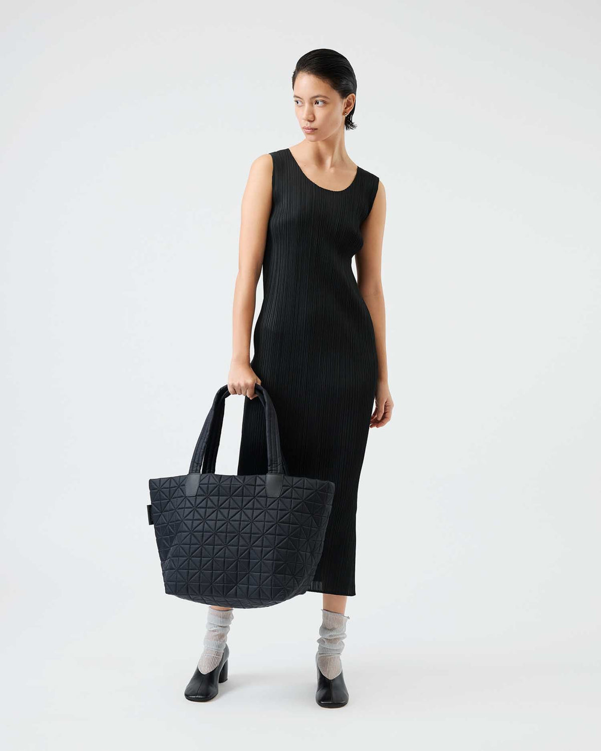 Vee Tote Medium Black
